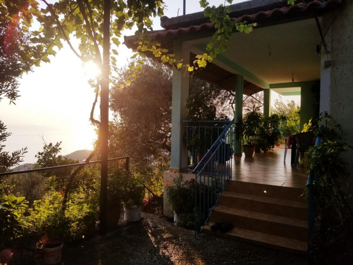 Eva'S House Villa Lukove Exterior photo
